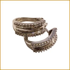 Boucles d'oreilles en or blanc et diamants