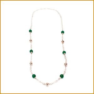 Long collier en argent avec boules en jade