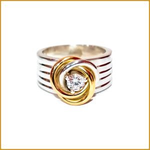Bague avec pierre zircon
