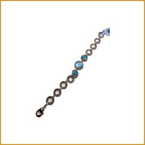 Bracelet en argent avec trois cercles en pierre turquoise