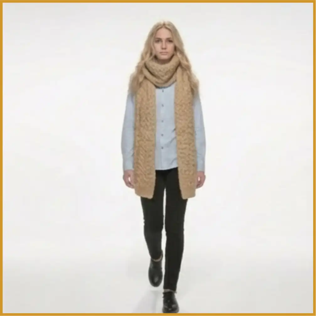 002-2 Bufanda Larga Caramelo